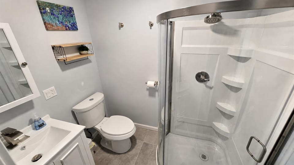 BlueHaven Suite 03 Monthly Room Near Yale & HVN Country House in East Haven