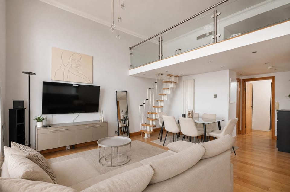 TV and multimedia, Living room, Dining area