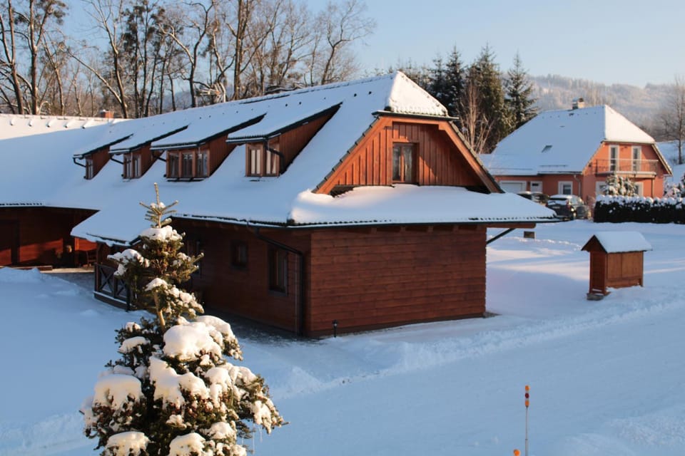 Property building, Day, Winter
