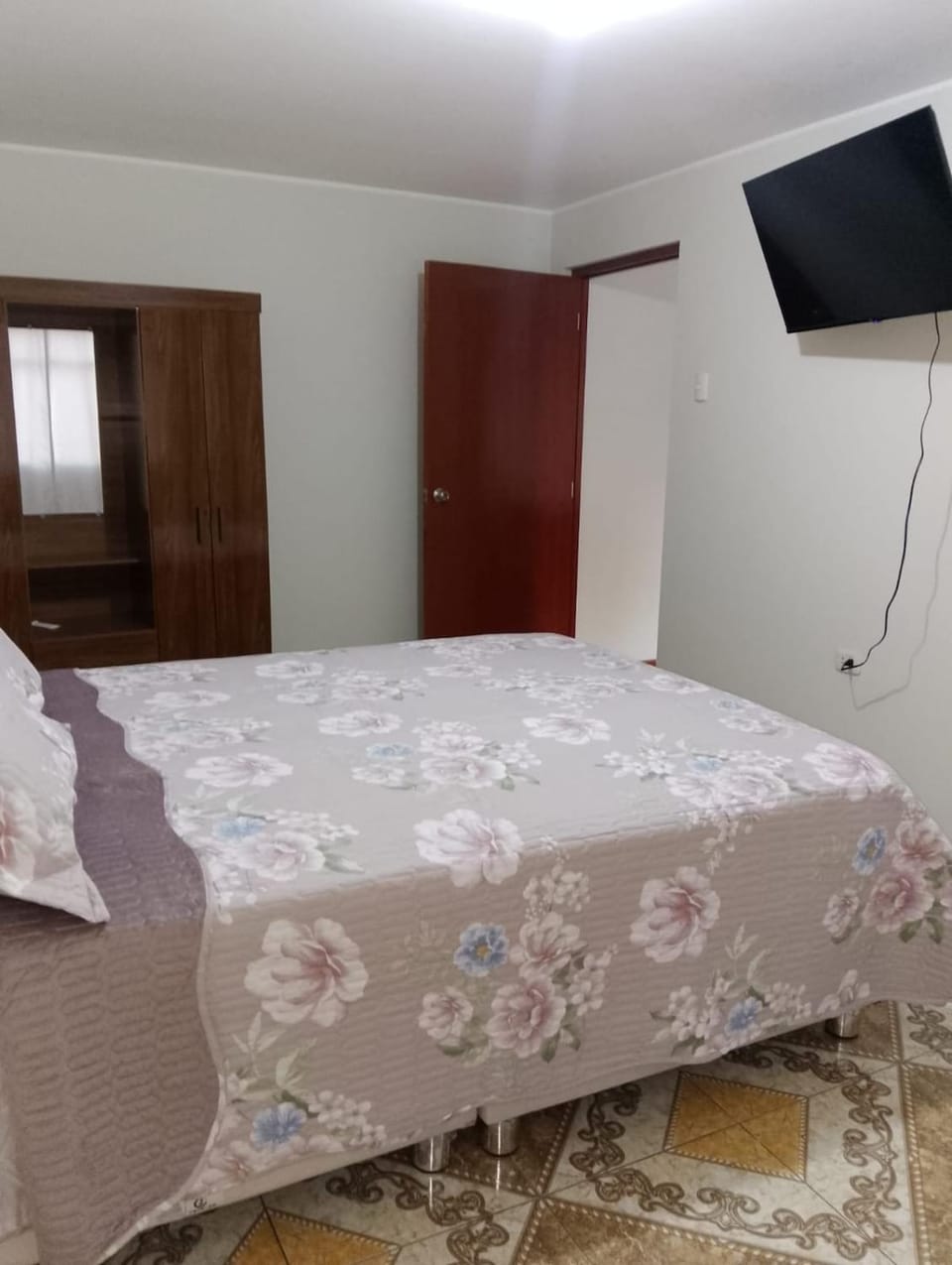 Bed, TV and multimedia, Bedroom, wardrobe