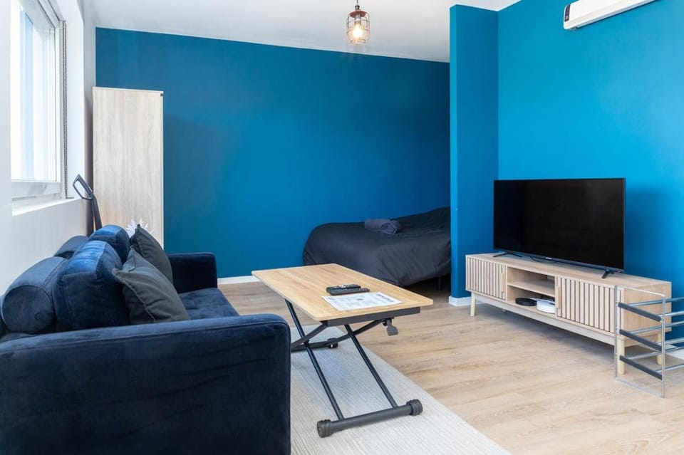 TV and multimedia, Living room, Seating area