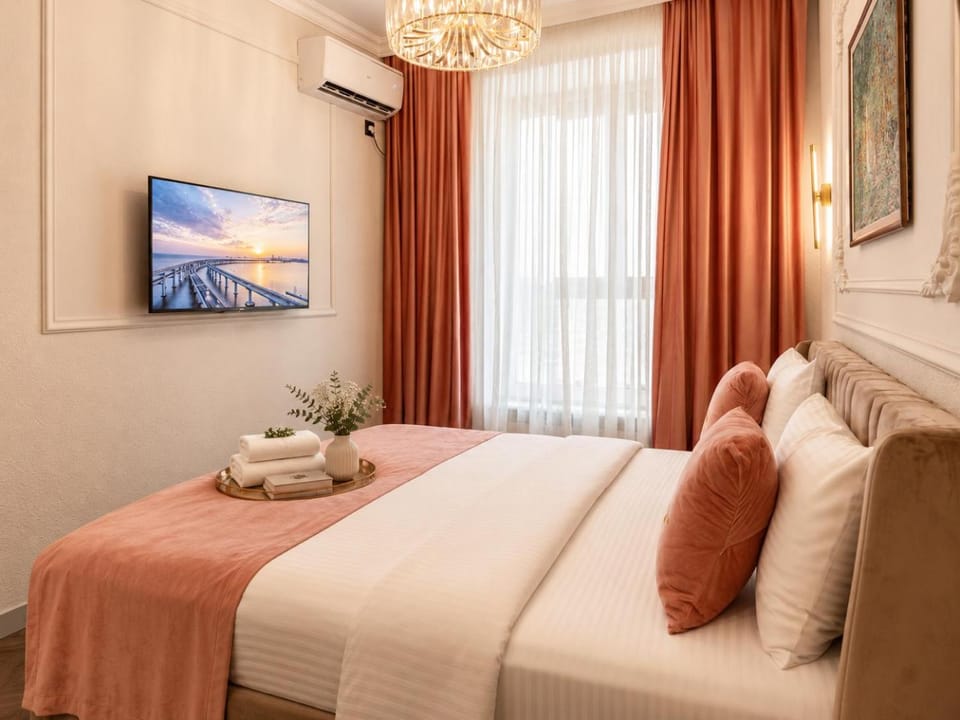 Bed, TV and multimedia, Photo of the whole room