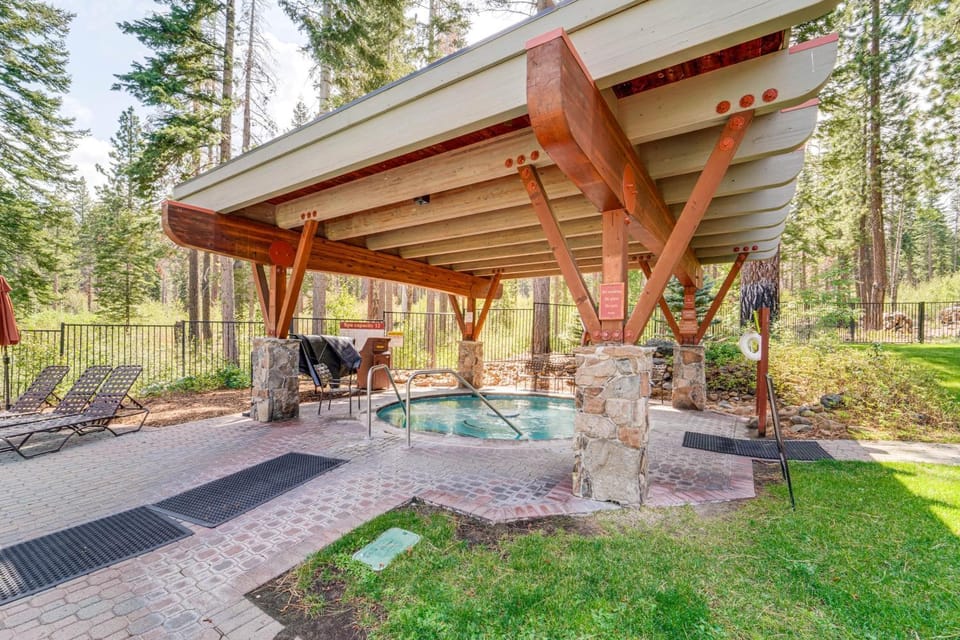 * Closest Ski-In/Out Condo at Northstar Village * House in Northstar Drive