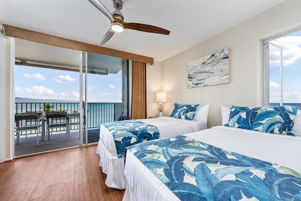 Hololani A204 Remodeled OceanFront 2BD Tropical GetawaMaui House in Kahana