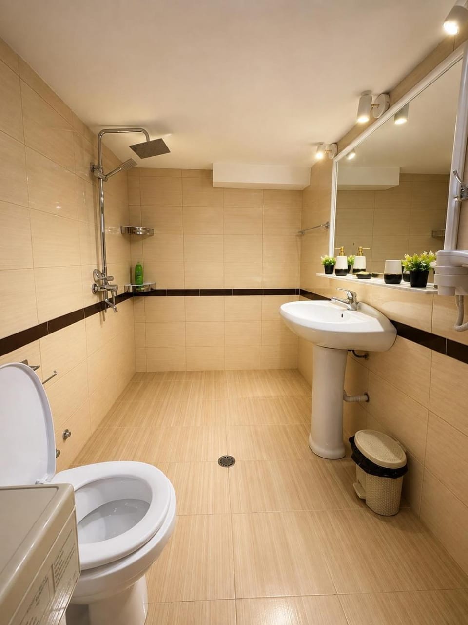 October Loft - Duplex, Wi-Fi, Netflix&Free Parking Apartment in Tirana