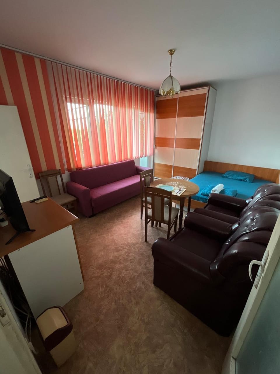 TV and multimedia, Living room, Photo of the whole room, Seating area, Dining area, Bedroom, air conditioner