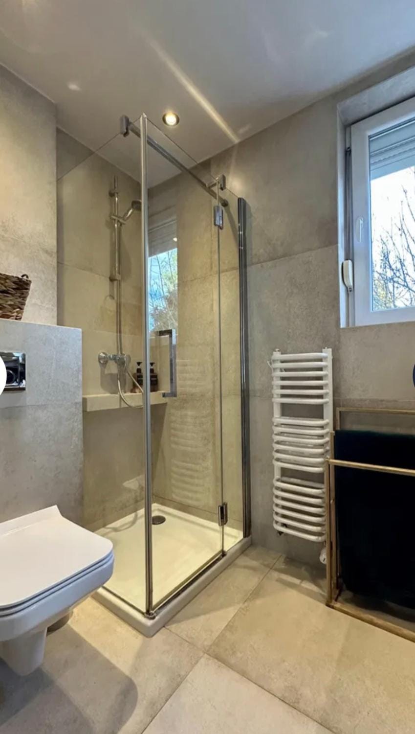 Shower, Bathroom, towels