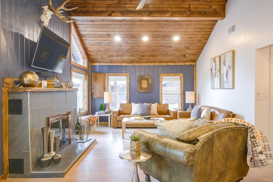 Red River Home & Apt Near Ski Lifts House in Red River