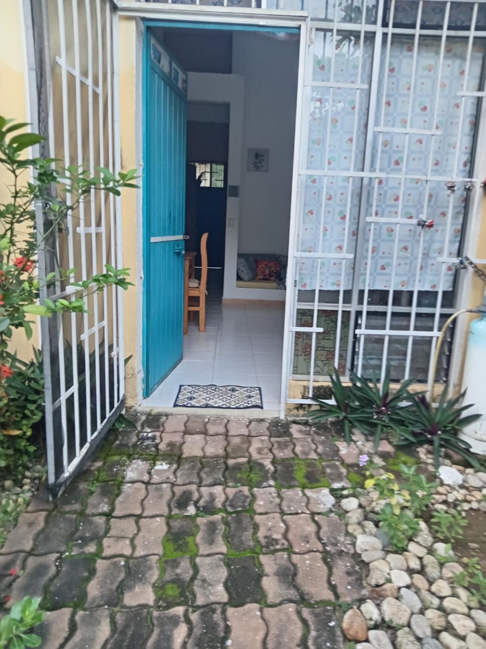 Facade/entrance