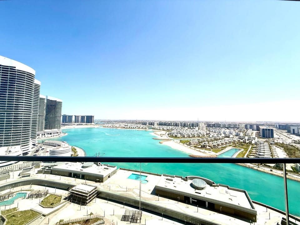 Natural landscape, Balcony/Terrace, Lake view, Pool view, Swimming pool