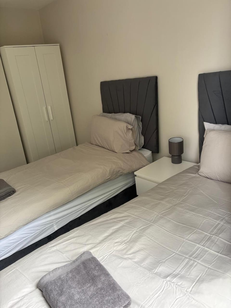 Waverley Apartment - 2 Bedroom Southsea Stay Apartment in Portsmouth