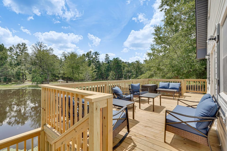Waterfront Retreat | Fishing, Hot Tub & Sauna House in Augusta