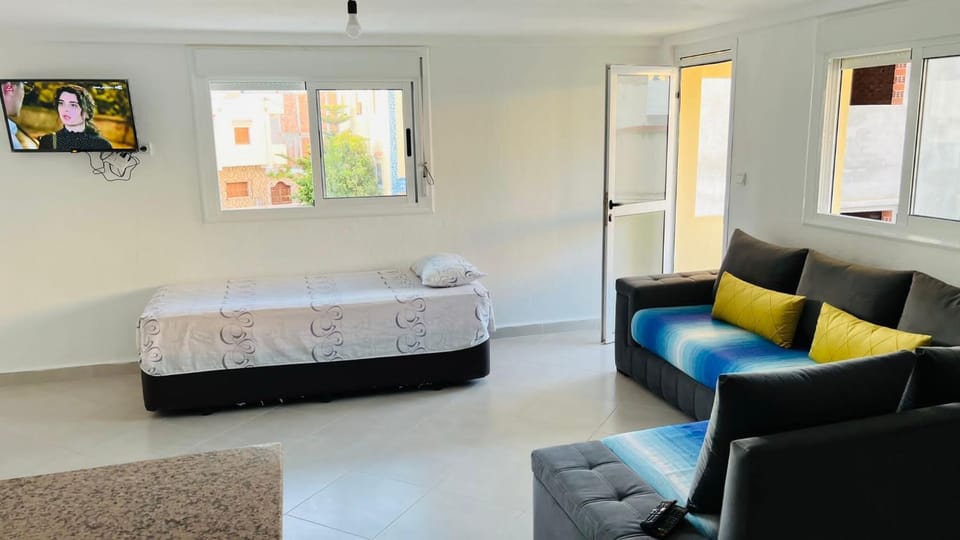 Bed, Living room