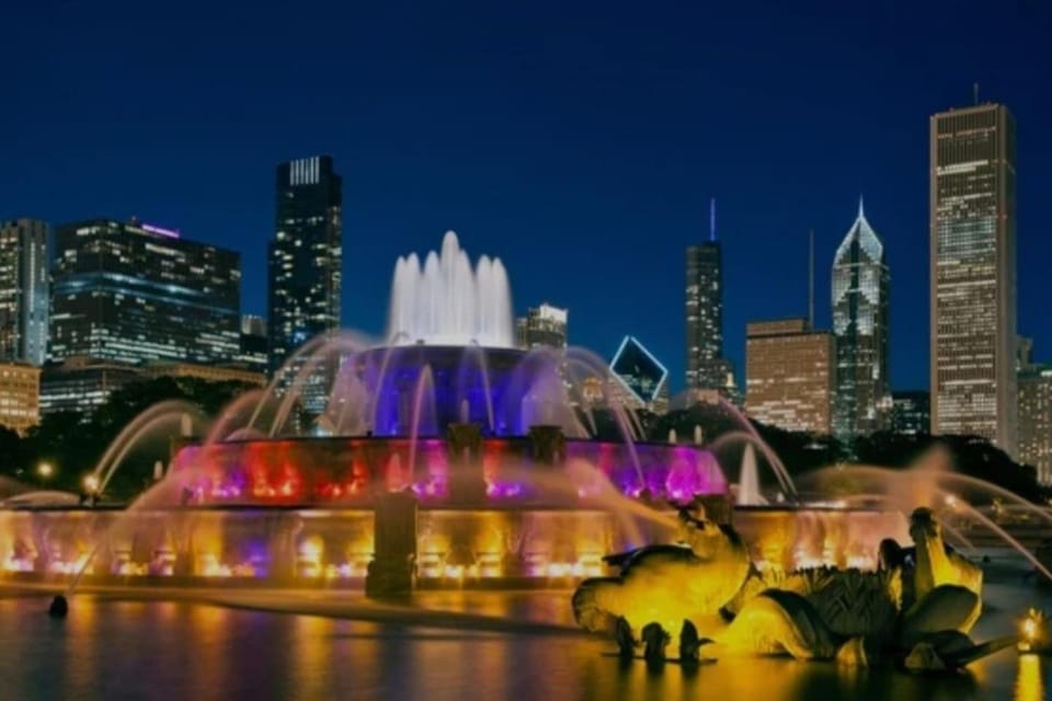 Spacious Haven 8-Min to Chicago Sleeps 10 House in Forest Park