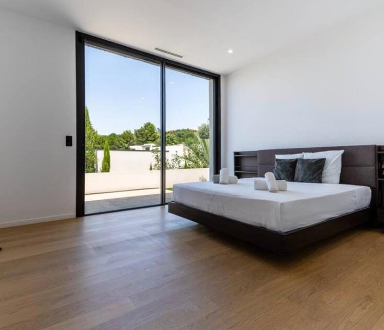 Villa Marbella with exceptional pool and hot tub Villa in Béziers