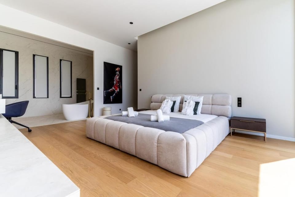 Villa Marbella with exceptional pool and hot tub Villa in Béziers