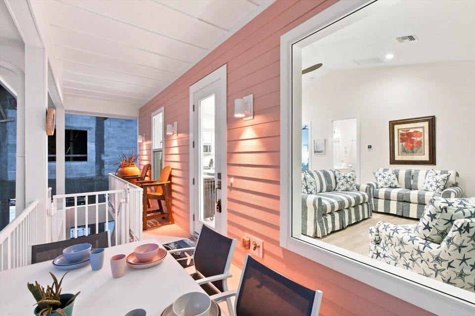 Island Hop - Steps From Fort Myers Beach House in Estero Island