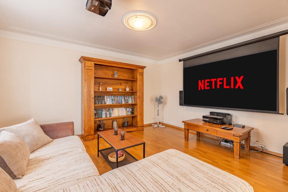 Library, TV and multimedia, Seating area, Evening entertainment