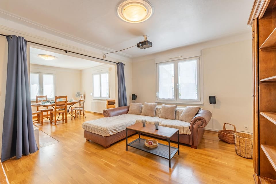 Day, Living room, Dining area