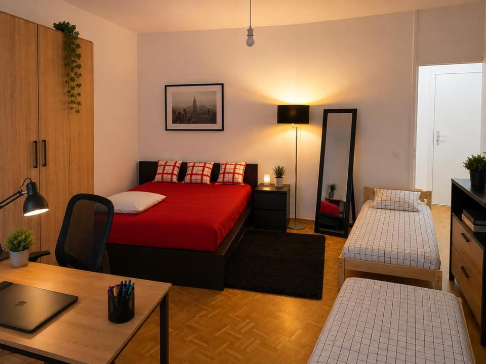 Central Geneva Large Rooms 2- 3 guests Campground/ 
RV Resort in Canton of Geneva