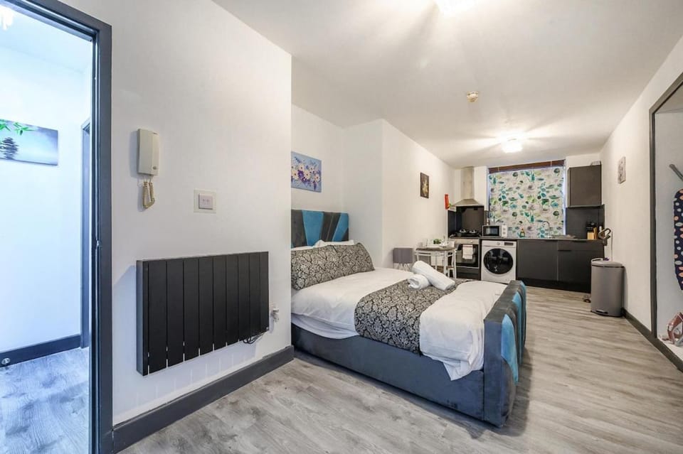Modern Studio for Professionals in Bradford Apartment in Bradford