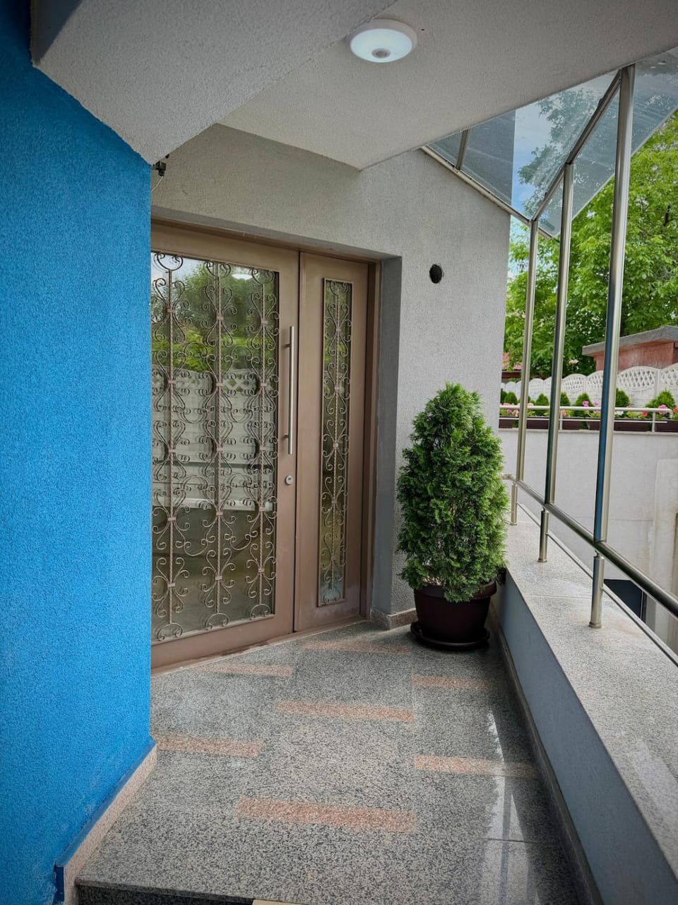 Modern Apartment 5 min Metro Near Victoriei Apartment in Bucharest