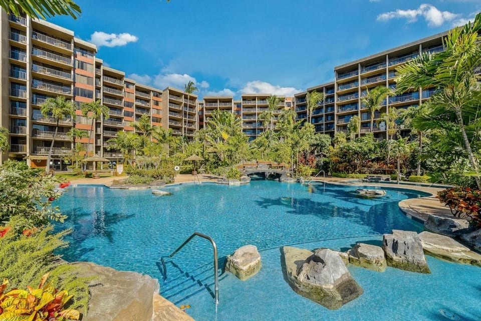 Oceanview 1BD Getaway w AC, Pools, Beachfront Resort - Kaanapali Shores 443 House in Kaanapali