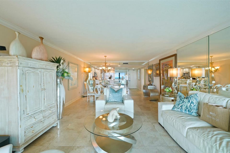 Edgewater 403 1BR 2BA with two pools! Apartment in Miramar Beach