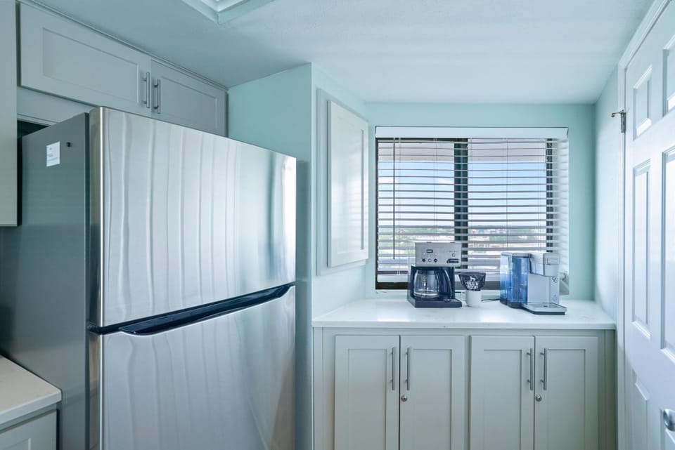 Edgewater 1001 Gulf front 2 BR Condo with 2 Pools! Apartment in Miramar Beach
