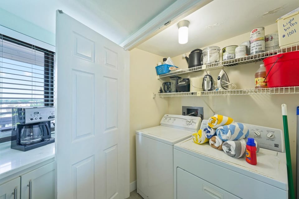 Edgewater 1001 Gulf front 2 BR Condo with 2 Pools! Apartment in Miramar Beach