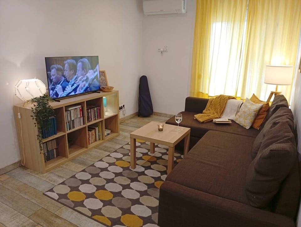 Piso a una parada de Atocha Apartment in Madrid