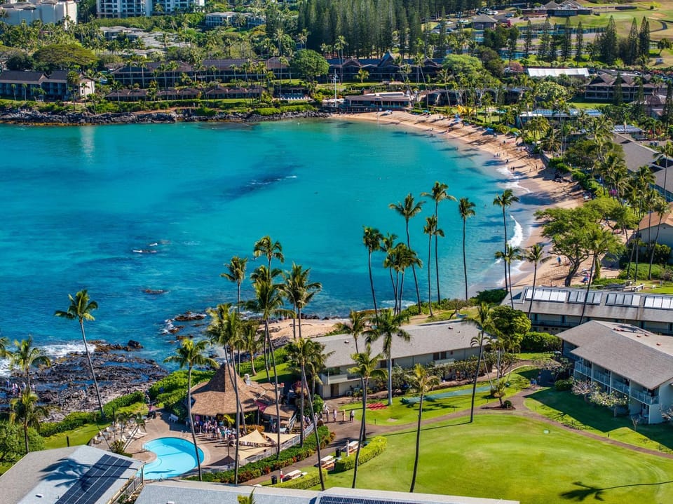 New Listing! Cozy studio for 4 in steps from the beach - Napili Shores C120 House in Kapalua