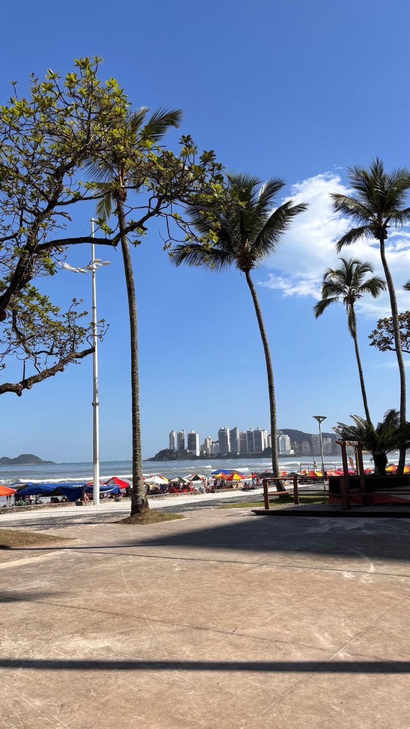 Apartamento 2 Dormitórios Pertinho do Mar - Conforto no Guarujá Apartment in State of São Paulo