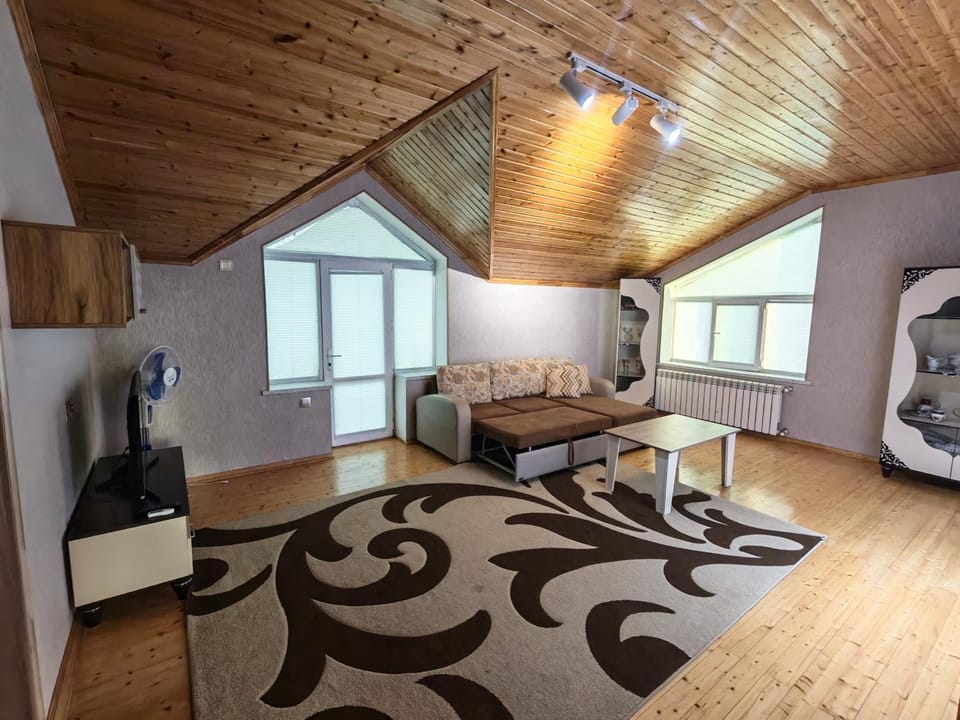 Communal lounge/ TV room, TV and multimedia, Living room, Seating area