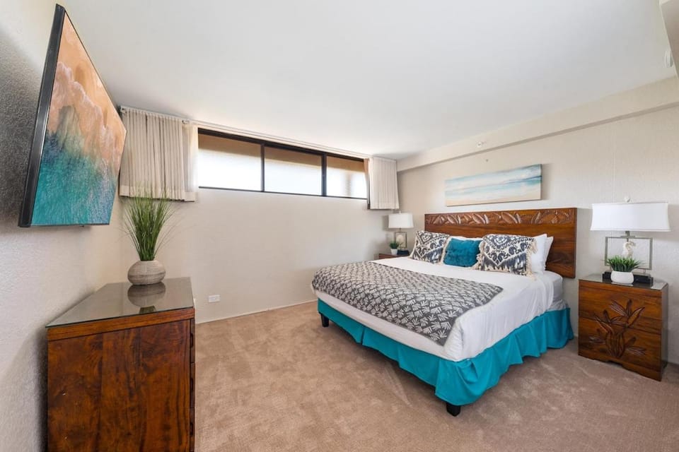 BeachFront 1BD w Ocean Views Pools AC - Kaanapali Shores 548 House in Kaanapali