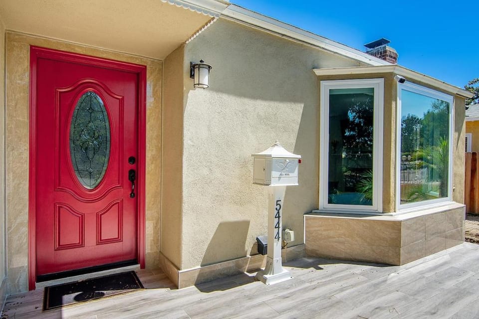 Sherman Oaks Villa Oasis 13 Mins to Universal House in Sherman Oaks