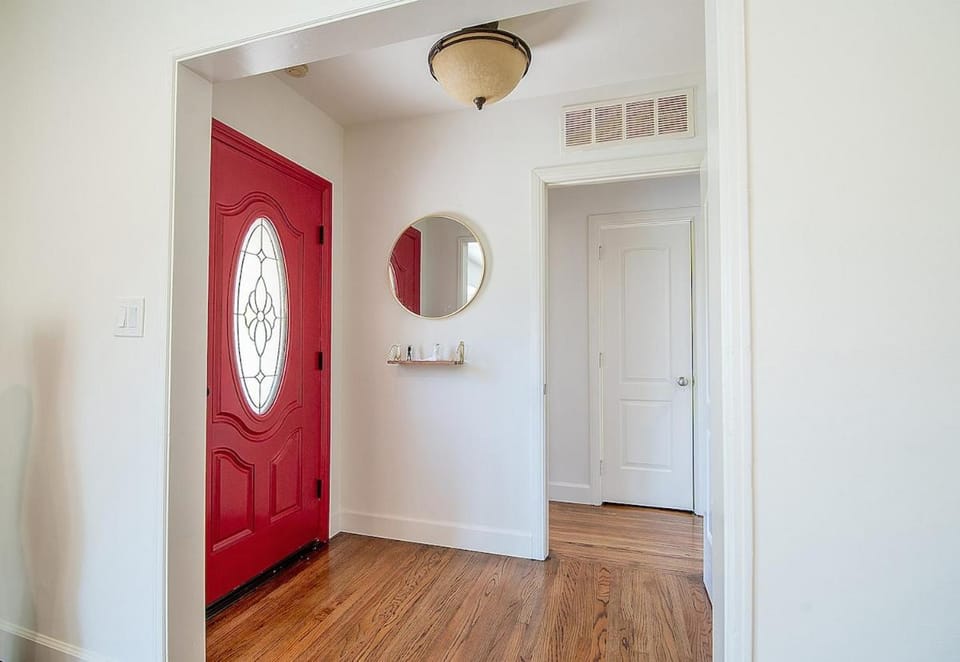 Sherman Oaks Villa Oasis 13 Mins to Universal House in Sherman Oaks