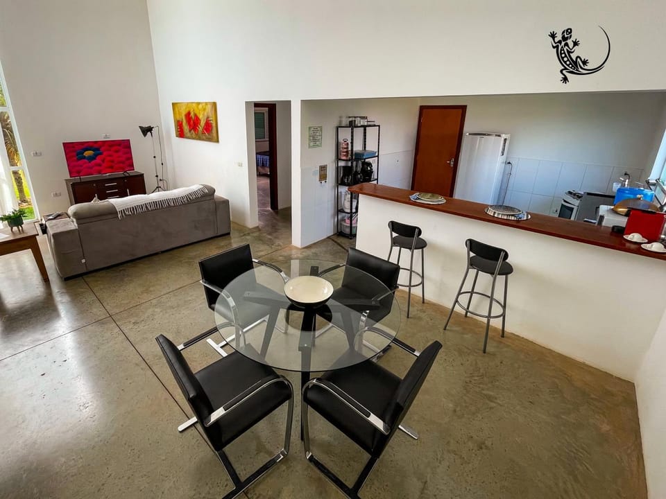 Communal lounge/ TV room, Living room, Dining area, oven, kitchen