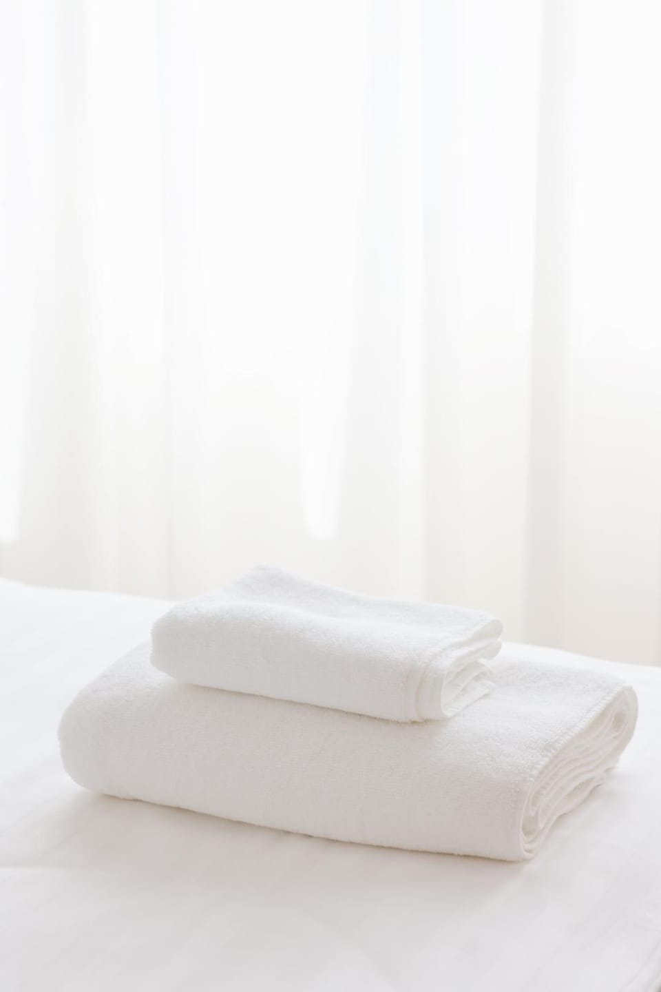Bedroom, towels