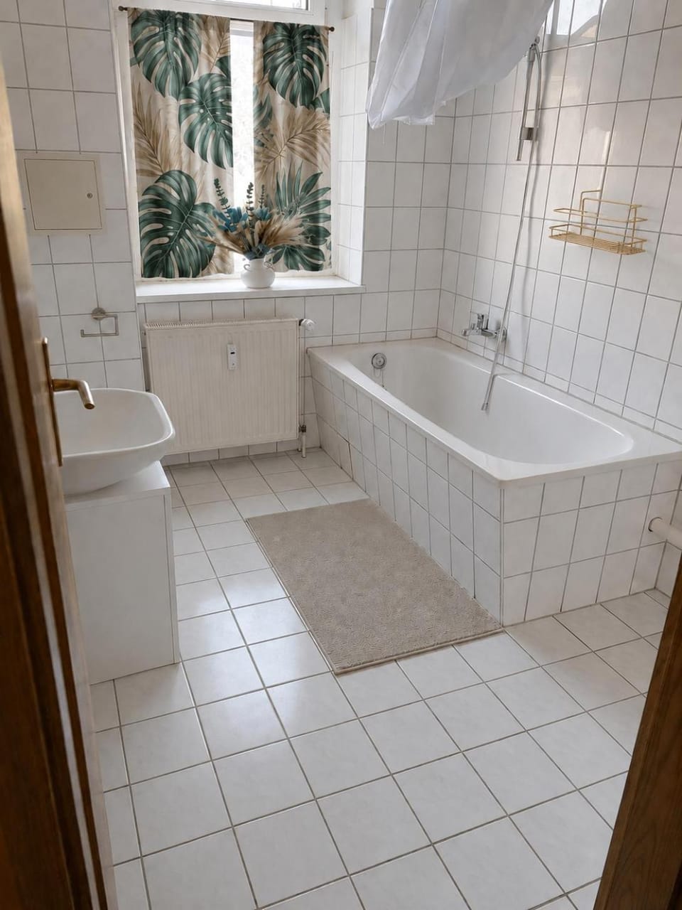 CrewNest Living Dachgeschoss Balkon WLAN saniert Apartment in Magdeburg