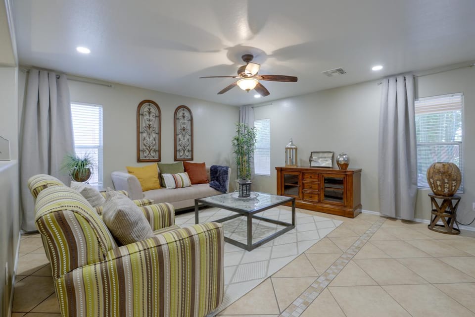 Extended Stay w/ Pool Access, Near Queen Creek House in San Tan Valley