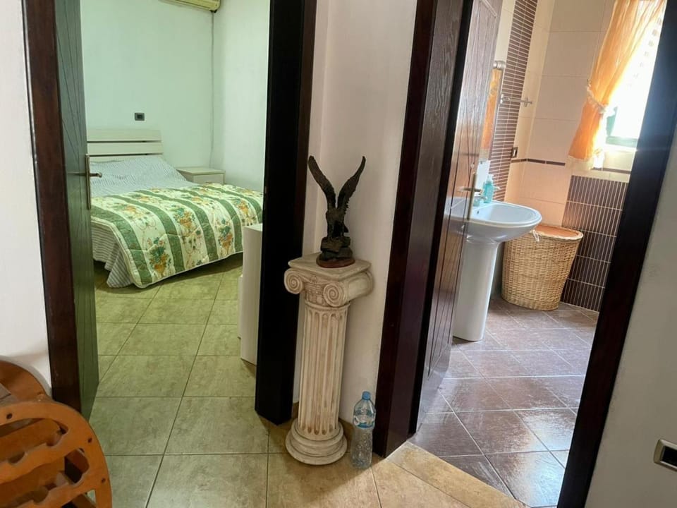 Bed, Bathroom, Photo of the whole room, Bedroom