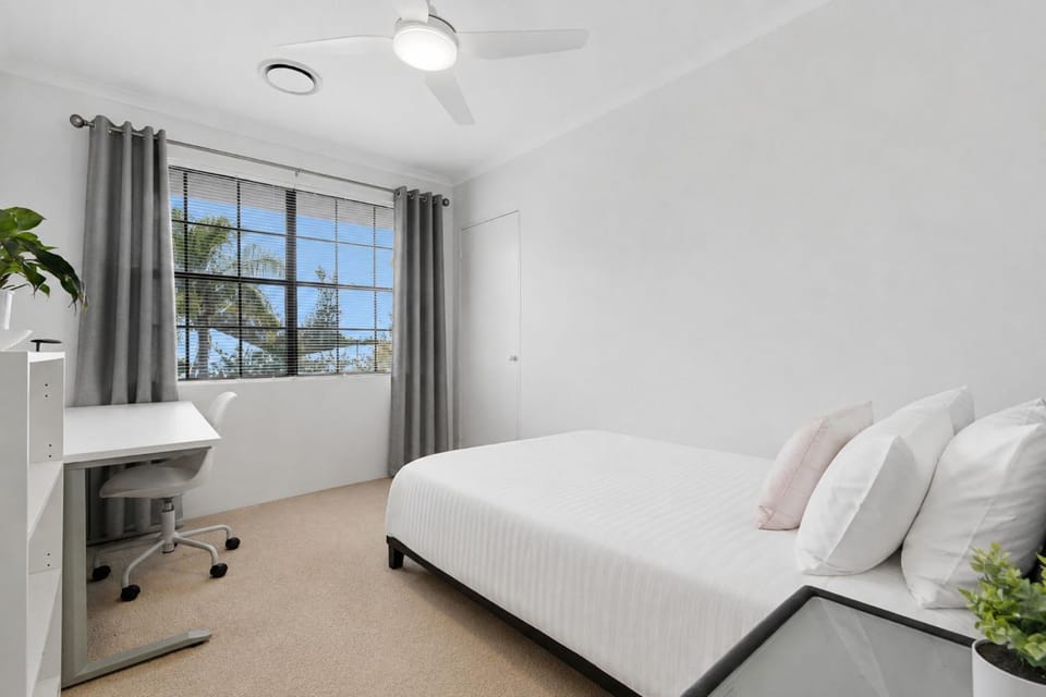 Spacious 3-Bedroom Townhouse Near Terrigal Beach House in Terrigal