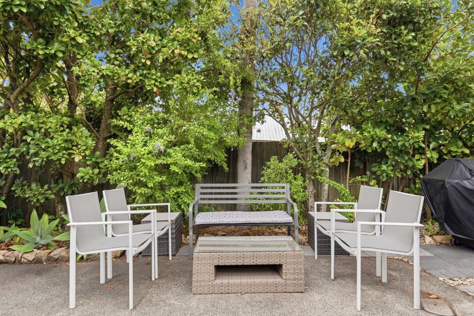 Spacious 3-Bedroom Townhouse Near Terrigal Beach House in Terrigal