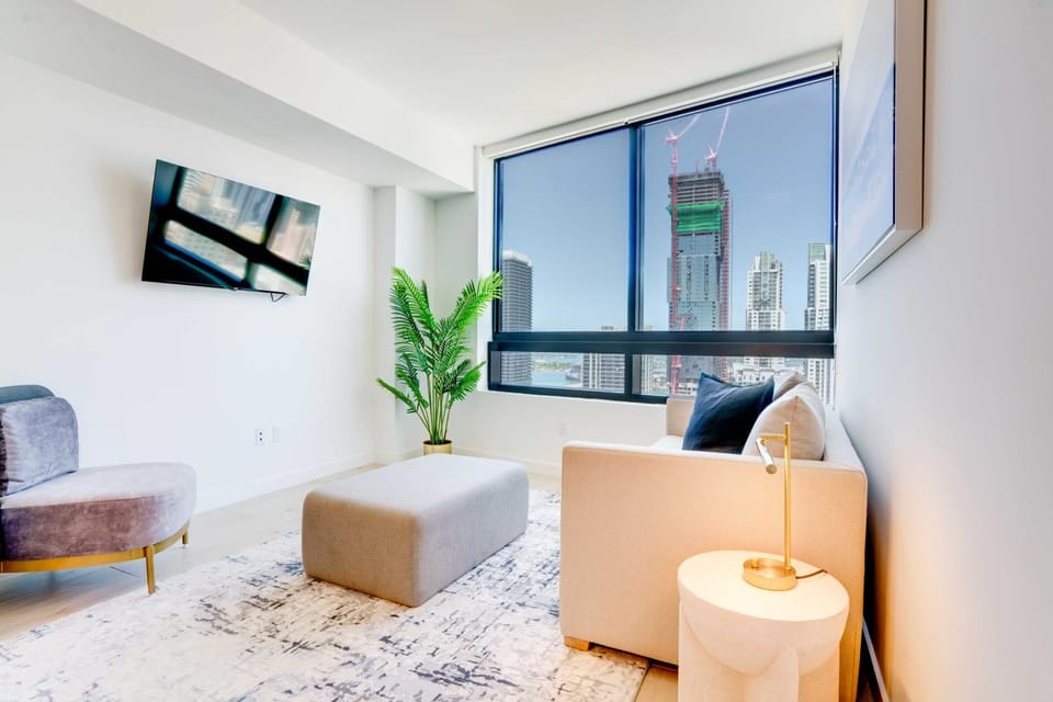 The Luxe Suites - District 225 Miami Apartment in Miami