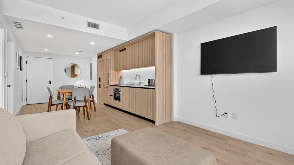 The Luxe Suites - District 225 Miami Apartment in Miami