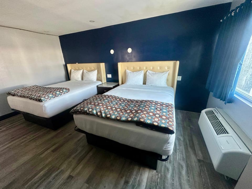 Midtown Inn Hotel in North Hills