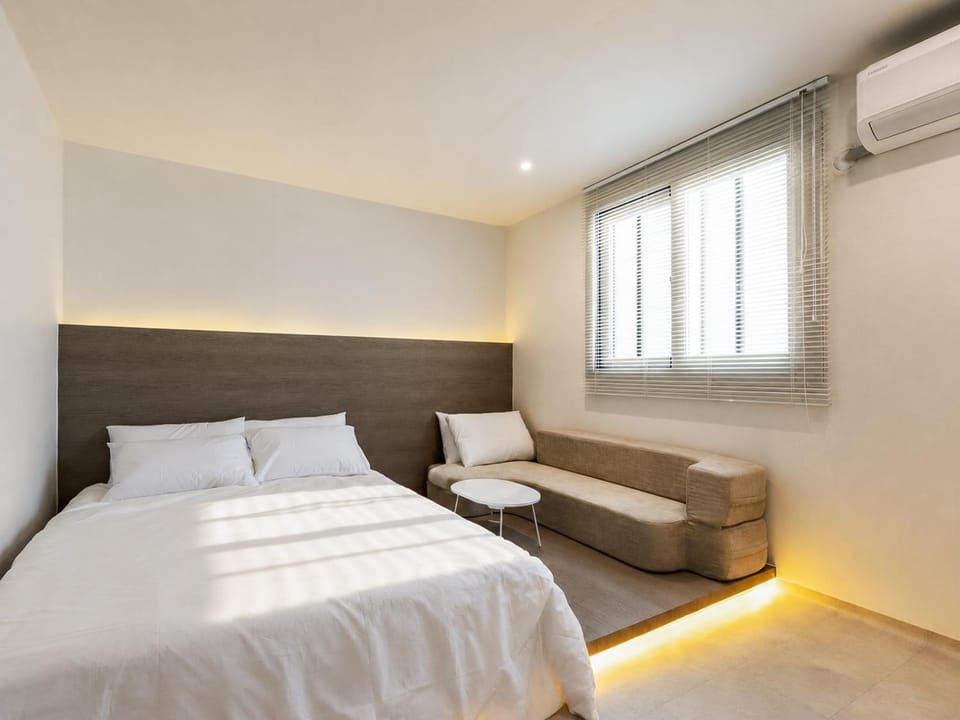 5 minuet Walk to Gangnam Station l DAON rest Bed and Breakfast in Seoul