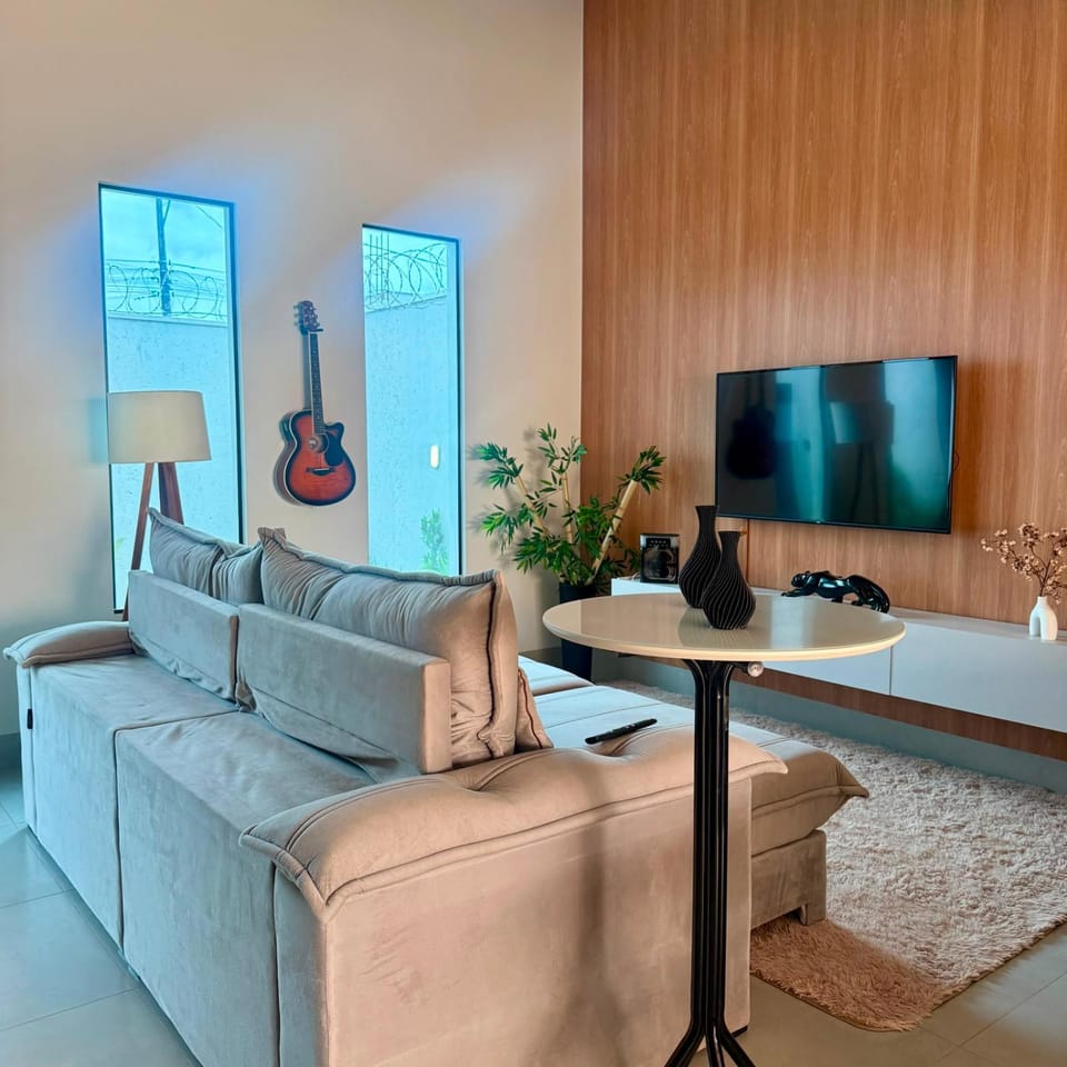 Communal lounge/ TV room, TV and multimedia, Living room