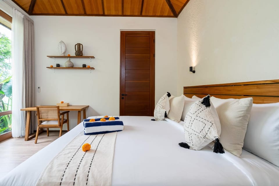 Bed, Photo of the whole room, Bedroom, Garden view, towels, wardrobe, air conditioner
